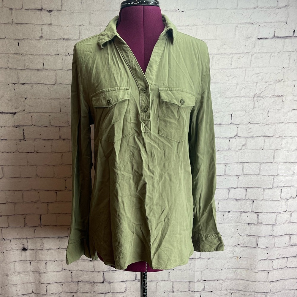 Magellan Outdoors classic fit green fishing shirt size medium
